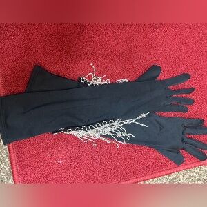 Elegant Black Gloves with Beaded Detailing
